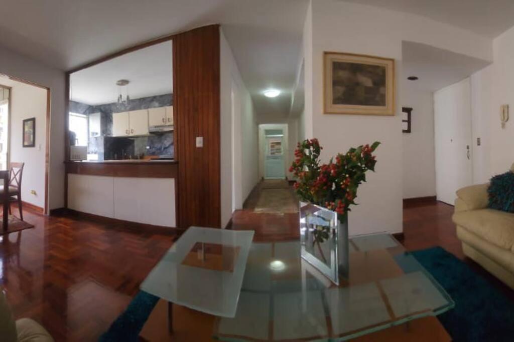 Excelente Ubicacion En Los Palos Grandes Apartman Caracas Kültér fotó